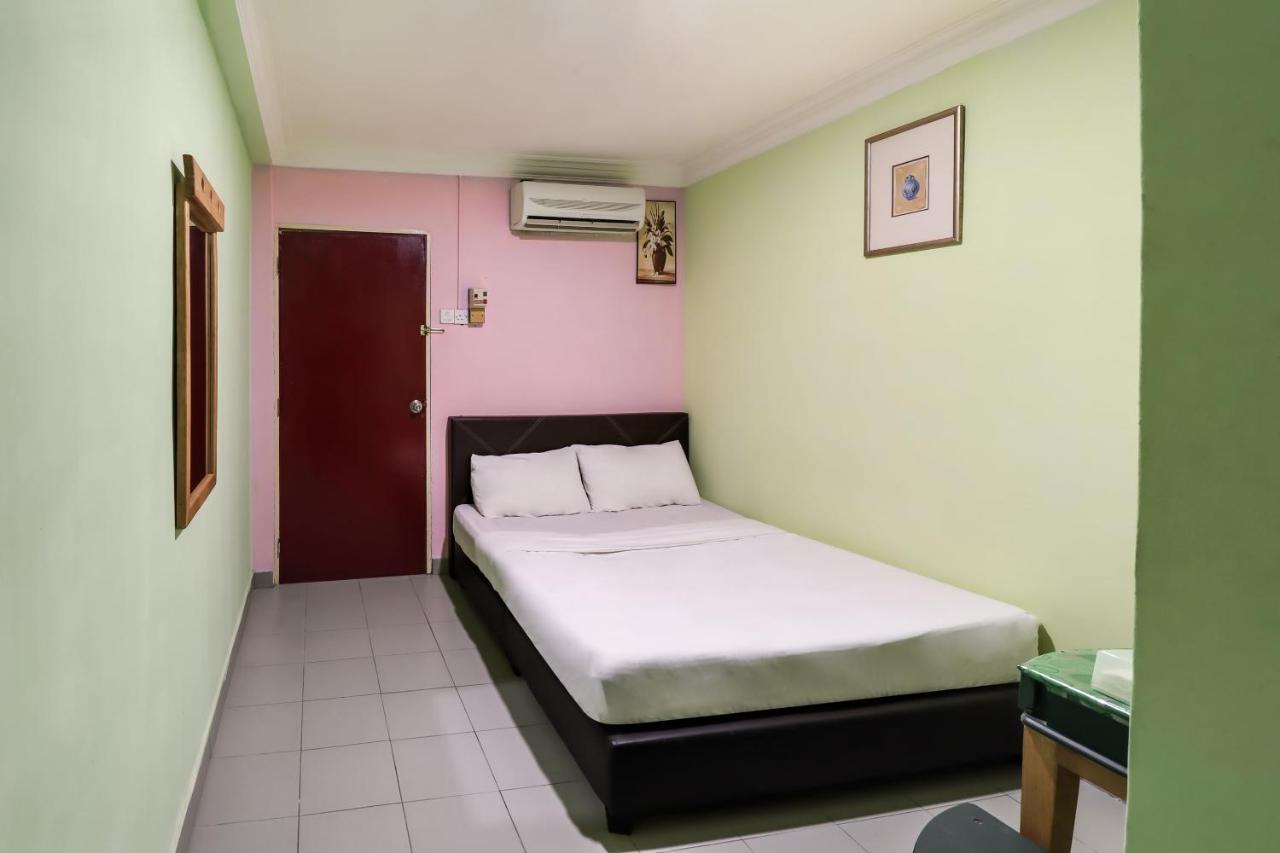 Oyo 89584 Hotel Sahara Kuala Kubu Bharu Exterior photo